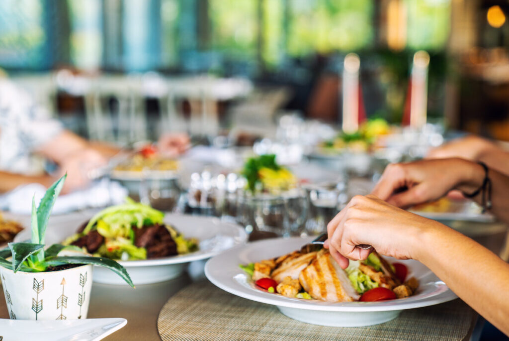 Williston’s Culinary Charms: Where to Eat, Sip, and Savor in Minnetonka’s Tastiest Neighborhood